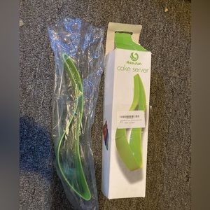 Haojunn cake server plastic green cake brownie pastry knife serving tool